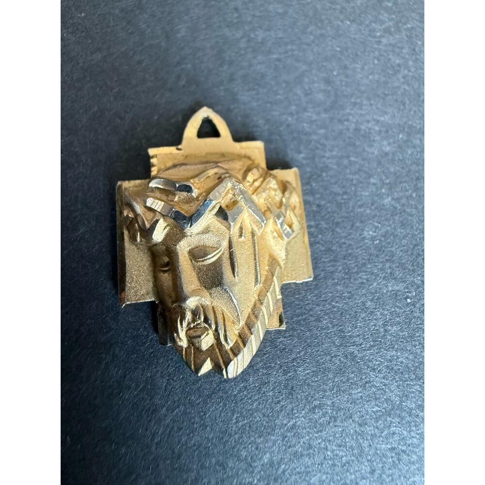 Vintage 18kt Gold Plated Jesus Head Pendant Charm 3D Religious